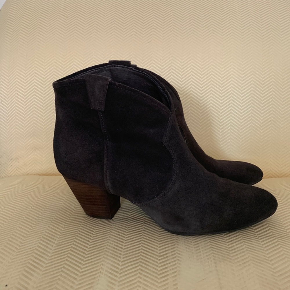 GUC Ash ankle boots